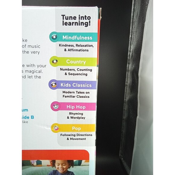 Fisher-Price Rockin Record Player Music Toy With Five Albums Kids 3+ Years - Picture 8 of 10